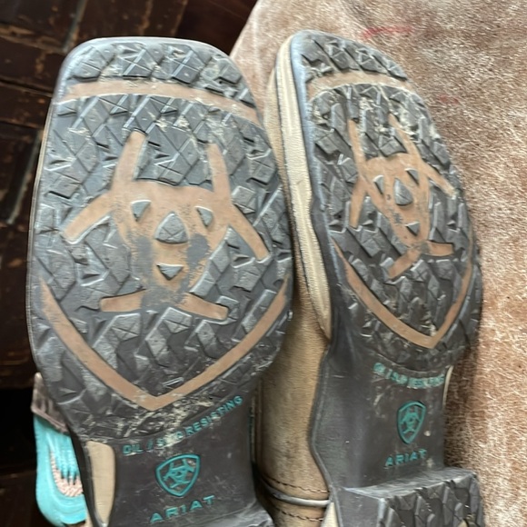 Ariat Women's Brown And Teal Cowgirl Boots. Good Condition. Size 8.5B. - Picture 14 of 16